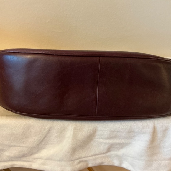 COACH Nomad Hobo (Large) Oxblood - Picture 4 of 6